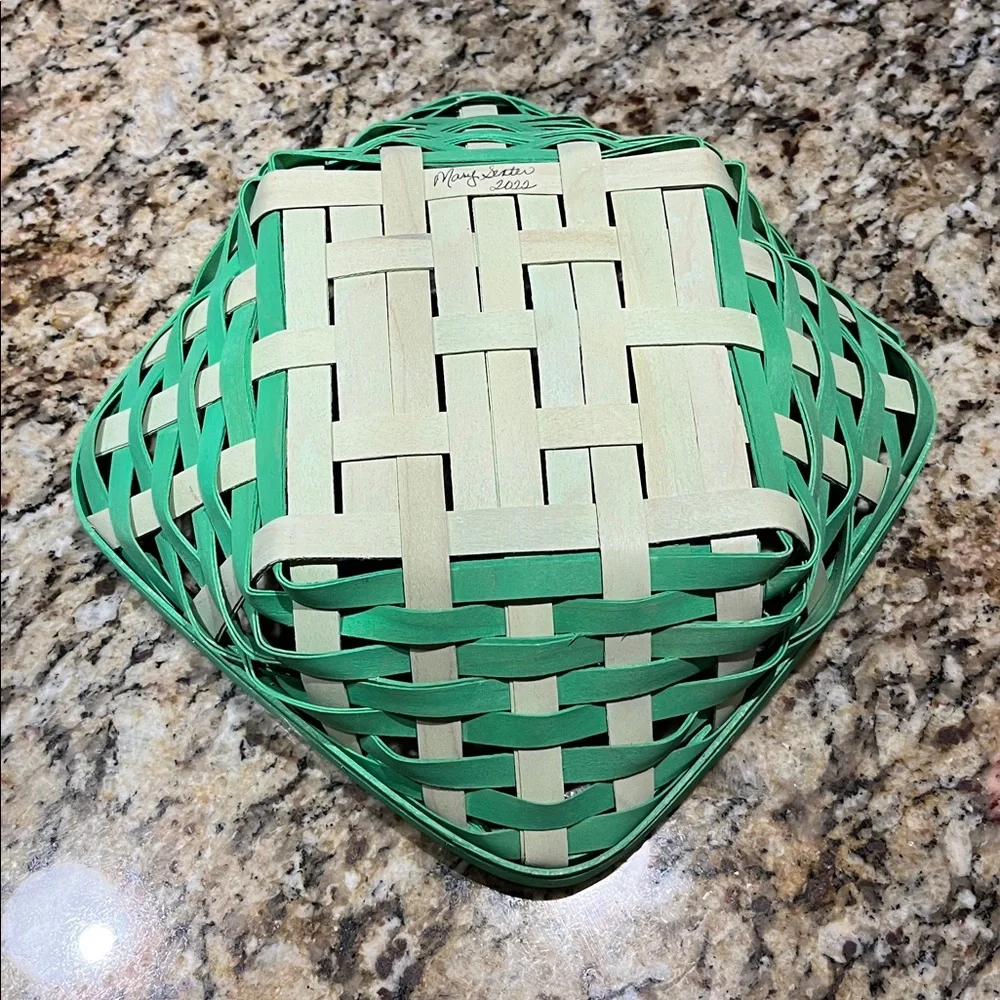 Longaberger basket signed by renowned weaver Mary Senter, dated 2022